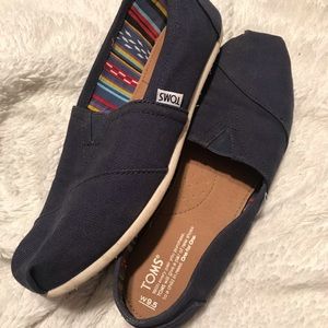 Navy Blue Toms
